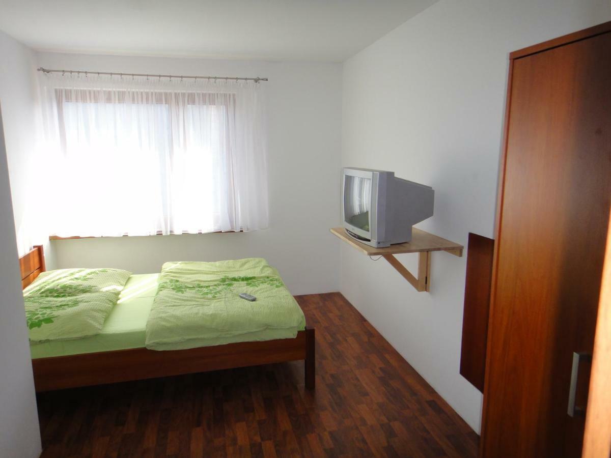 Amber Marlena Homestay *